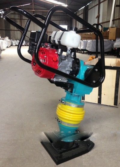 Máy đầm cóc chạy xăng HCR80